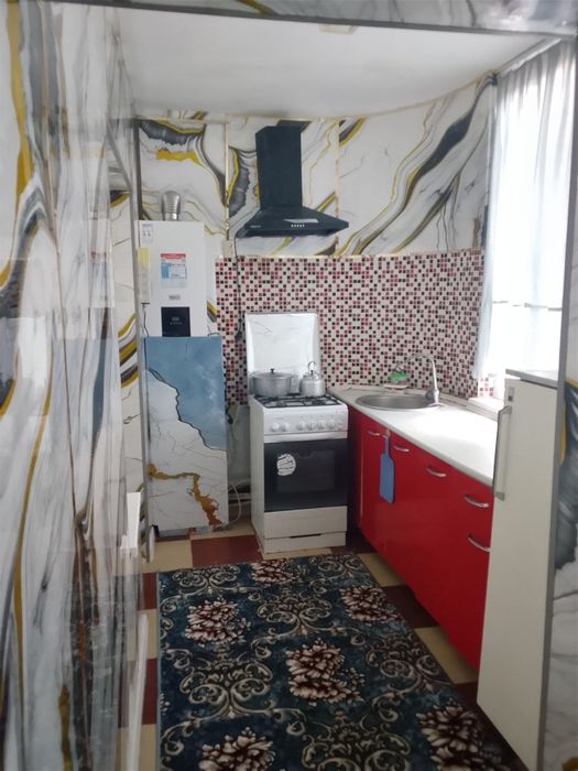 2 хонали квартира ижарага берилади. Атласни атрофида.