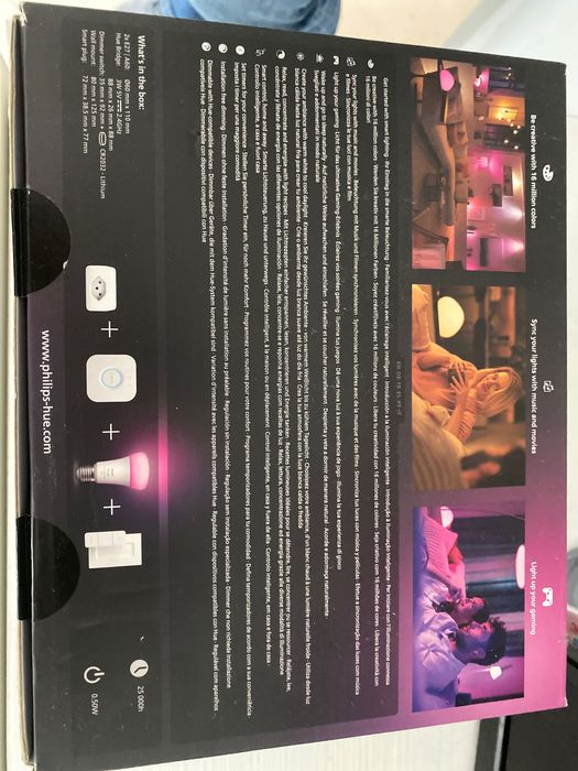 Philips Hue Starter Kit E27 si Hue Lightstrip ambiance 2 m