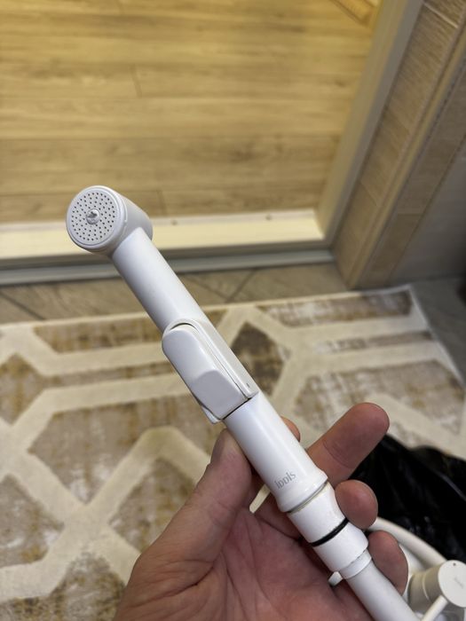Продам гигиенический душ Iddis