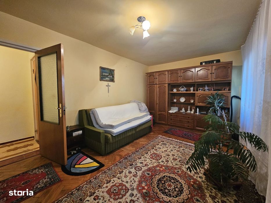Apartament 3 camere , zona Miorita