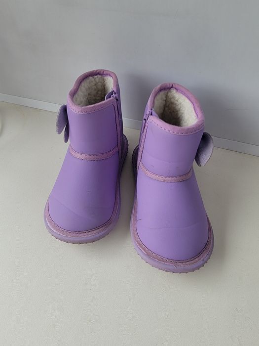 Продам детские угги (24 размер)