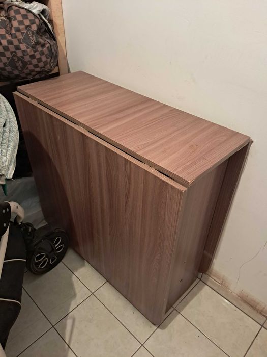Продам стол книжка