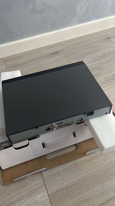 Сетевой 8 канальный IP видеорегистратор HIKVISION