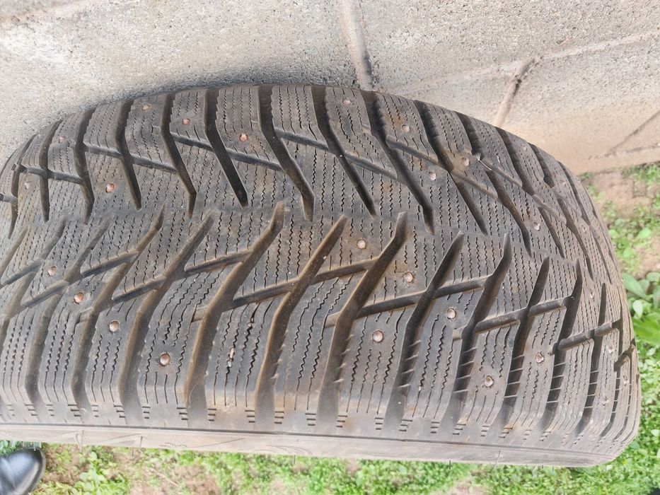 Автошины зимние 235/55 R17