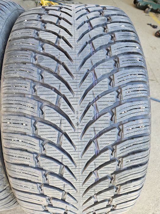 275/45R21 + 315/40R21 Nokian