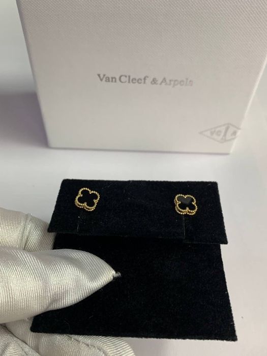Серьги от Van Cleef