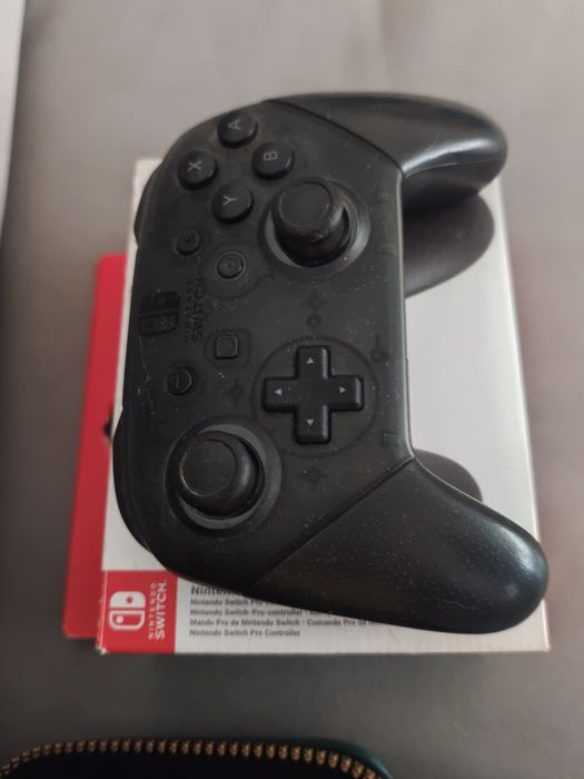 Nintendo Switch OLED + Dock + Pro Controller + 8 игри + куфарче