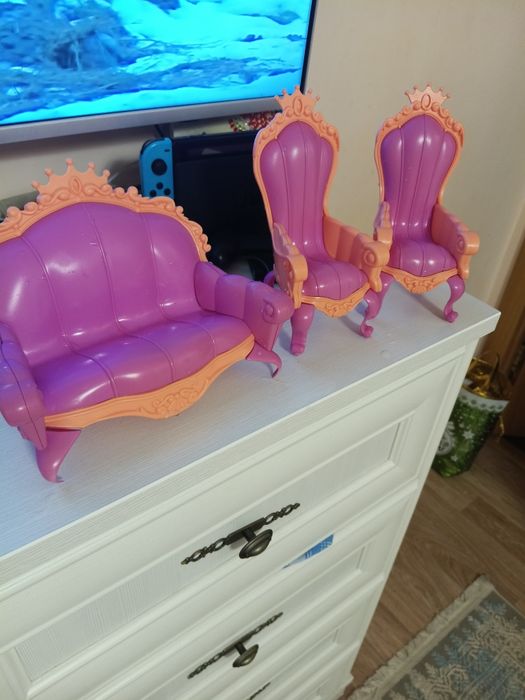 Продам кресла для Барби