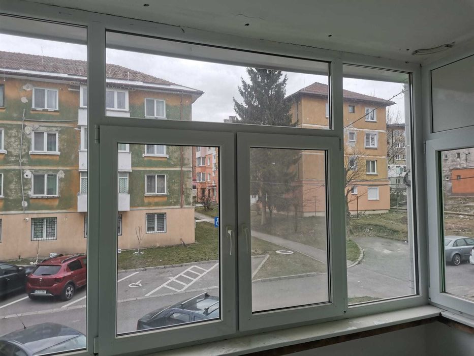 Vând fereastra mare balcon