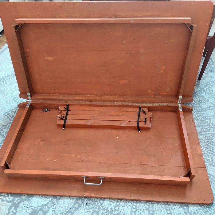 Продам стол  квадратный