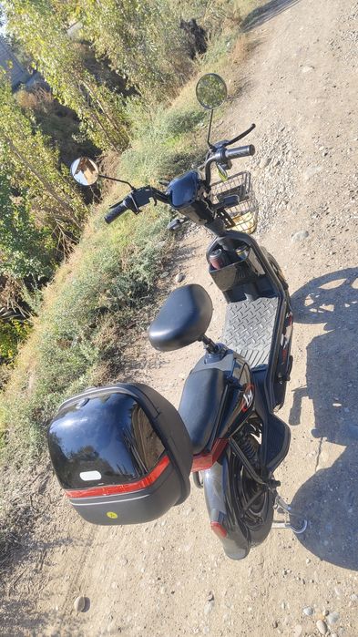 Skuter sotiladi srochni Largo Motors