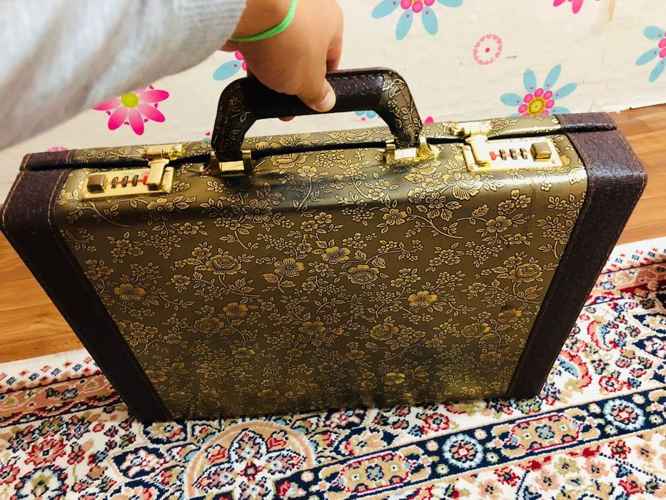 Продам кейс  для столовых приборов