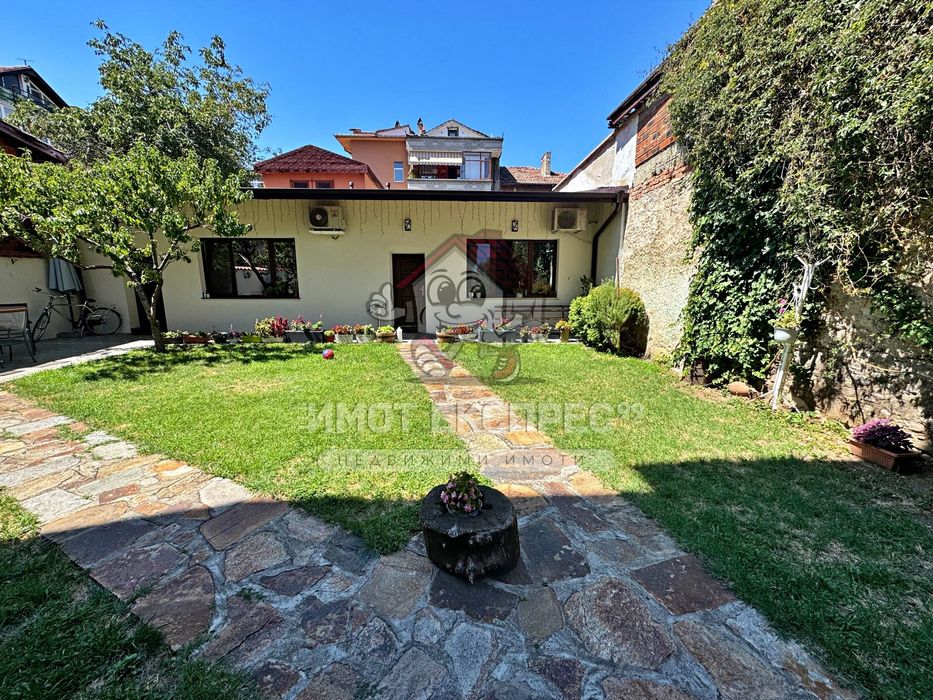 Продава се Етаж от къща в Асеновград - 255 кв.м за 981 €/кв.м - Снимка #17