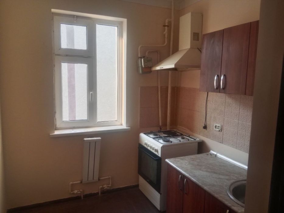 Тошкент вилояти. Янгийўл тумани,Гулбахор Янги домдан квартира сотилади