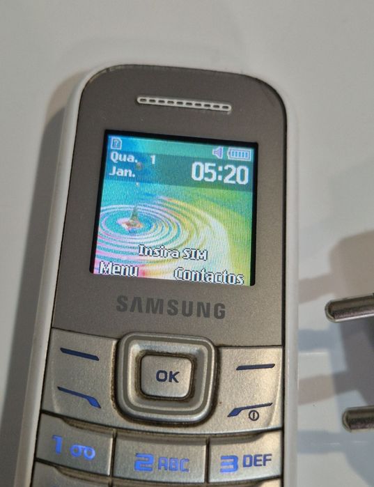 Telefon Samsung cu butoane perfect funcțional