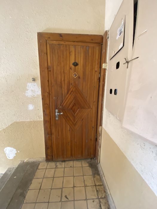 Продаются  двери б/у