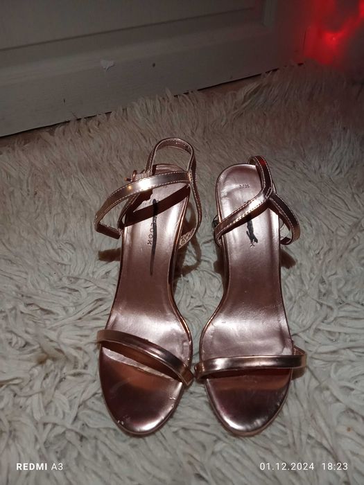 Pantofi 10 lei perechea