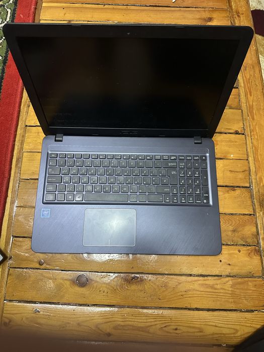 noutbook sotiladi arzon narxda