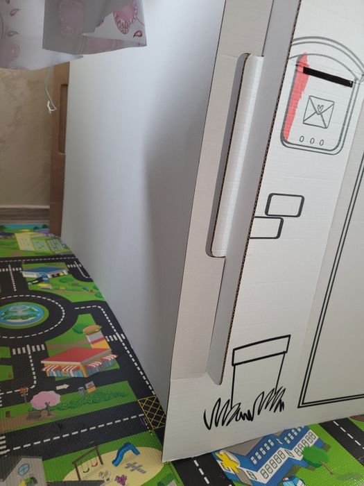 картонена детска къща за оцветяване