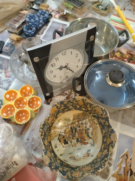 Голямо разнообразие от старинни колекции ,сервизи и други на символичн