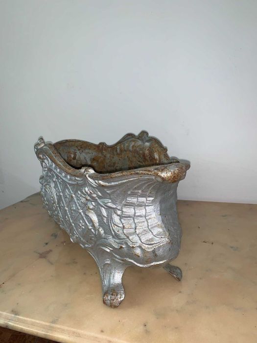 Set Jardaniera de gradina din fonta