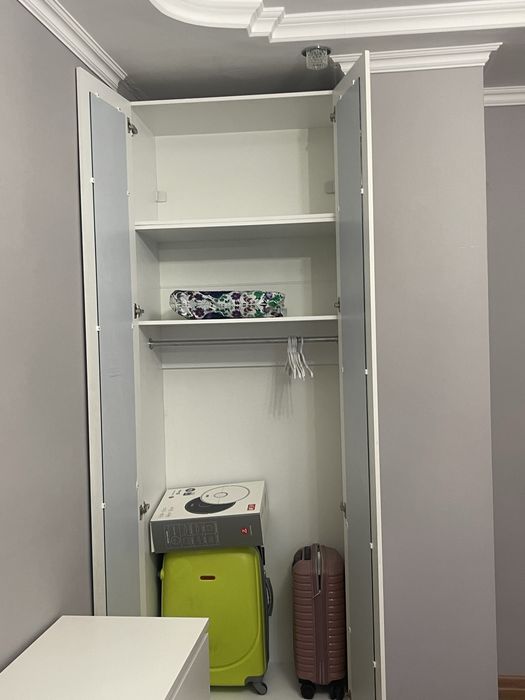 Шкафы зеркальные