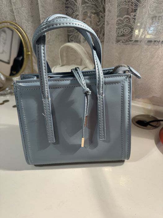 Нова синя чанта Zara