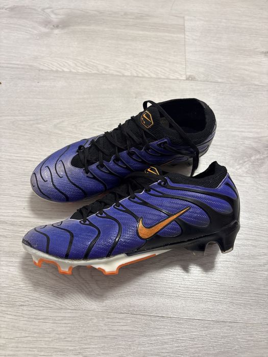 Бутсы футбольные