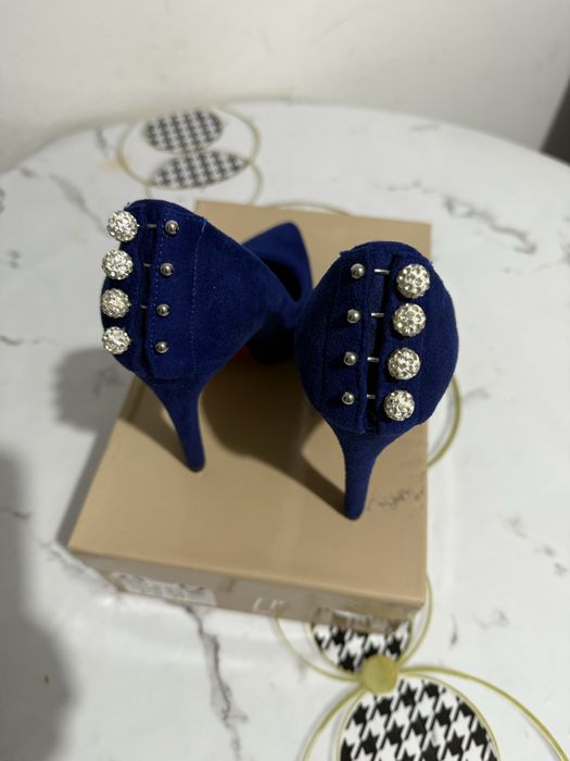 Обувь б/у в хорошем состонии один раз одевала