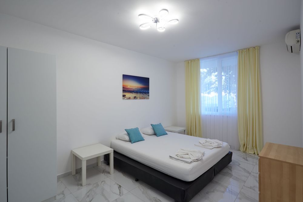 Дава се под наем Тристаен апартамент в с. Равда, Област Бургас - 130 кв.м за 2295 € - Снимка #4