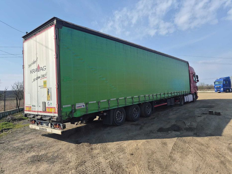 Vand ansamblu  Daf XF cu semiremorca schmitz MEGA