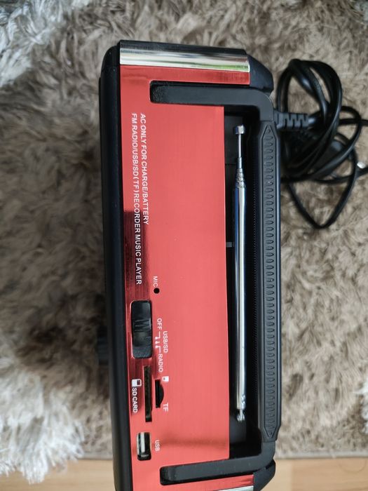 Aparat radio  impecabil