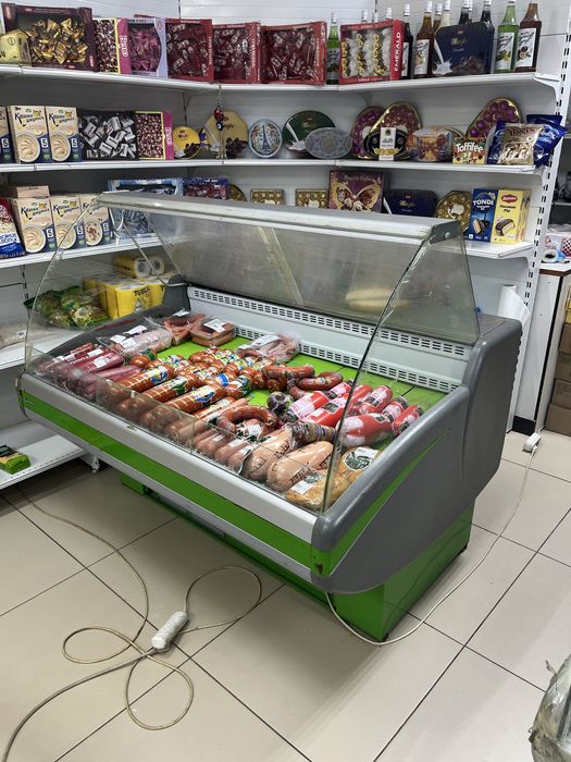 Продам витринные холодильники бу