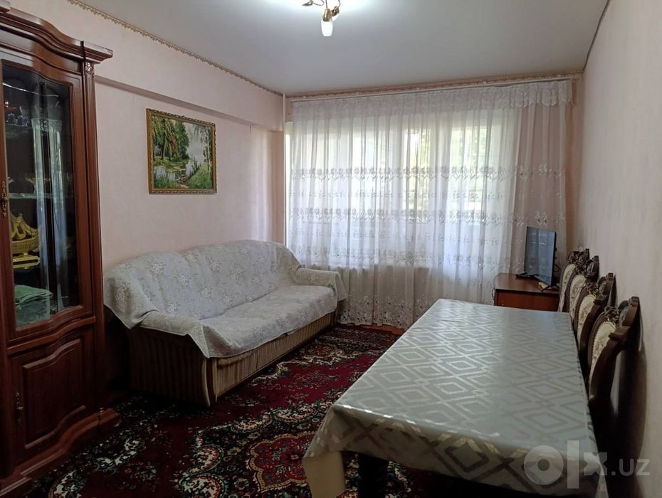 Продажа. Ц-5. 3-комнатная 
М. Минор, Алайский рынок