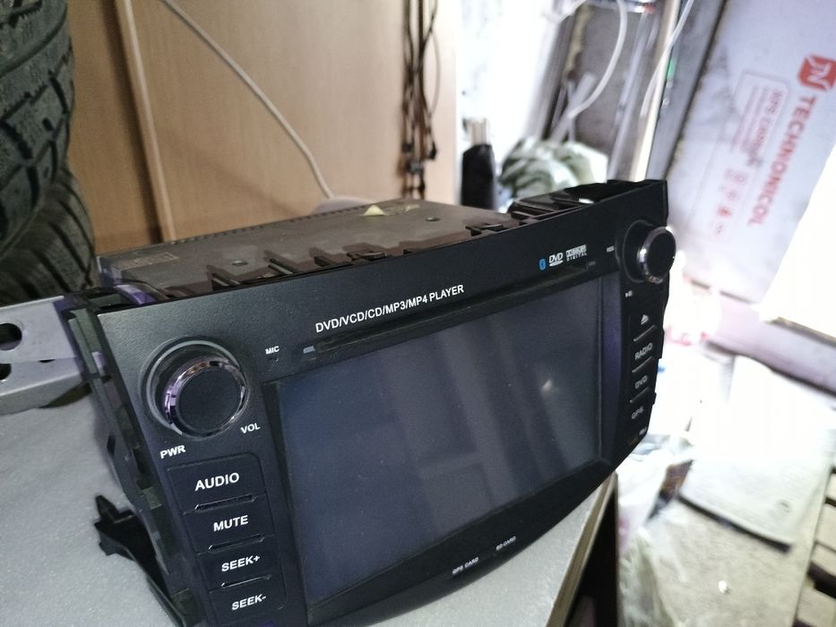 Монитор на Тойота Рав4.