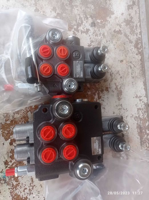 Хидравлични разпределители и помпи