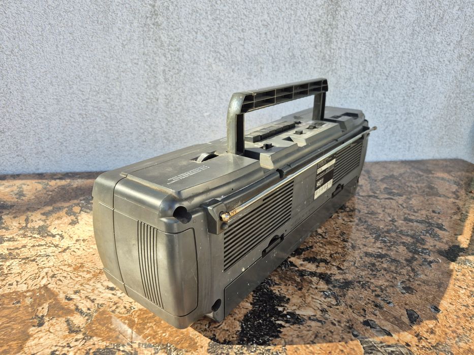 Radio Casetofon marca Sharp model WQ205T(GY)-functional