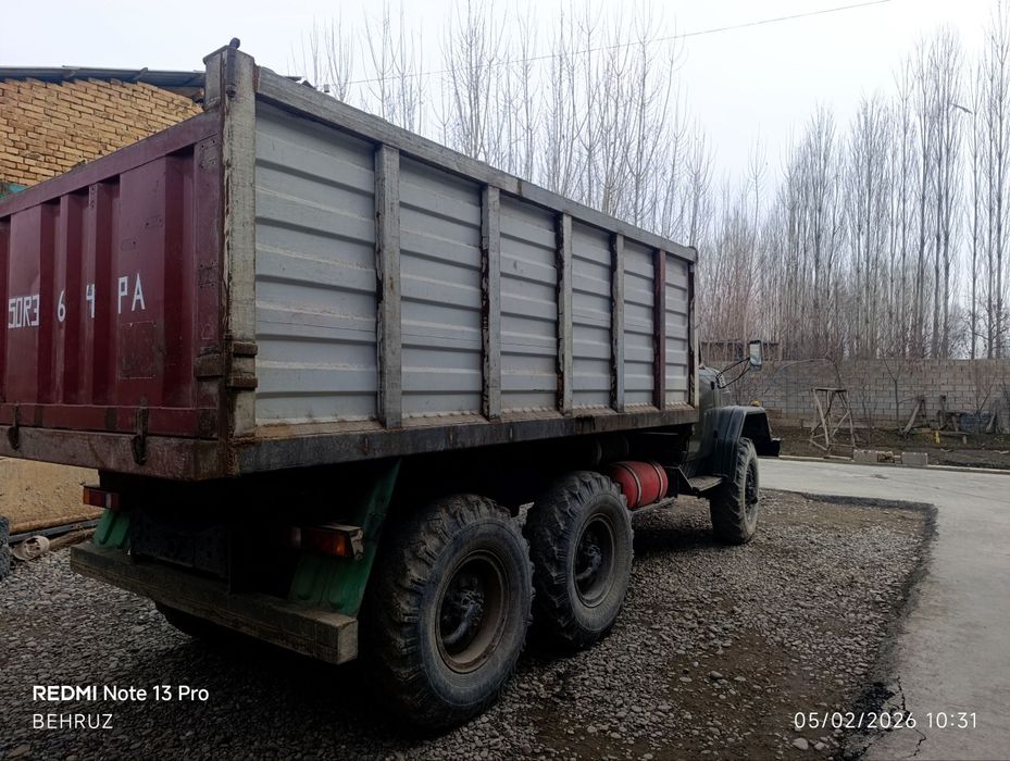 Zil 131 yangi terilgan