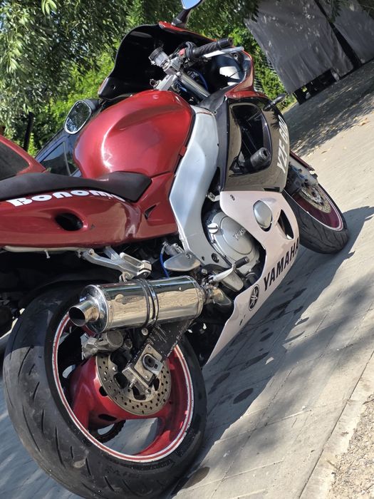 Vând yamaha yzf 600