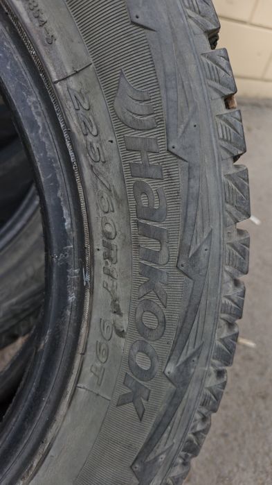 Продам зимние шины 225/60/17