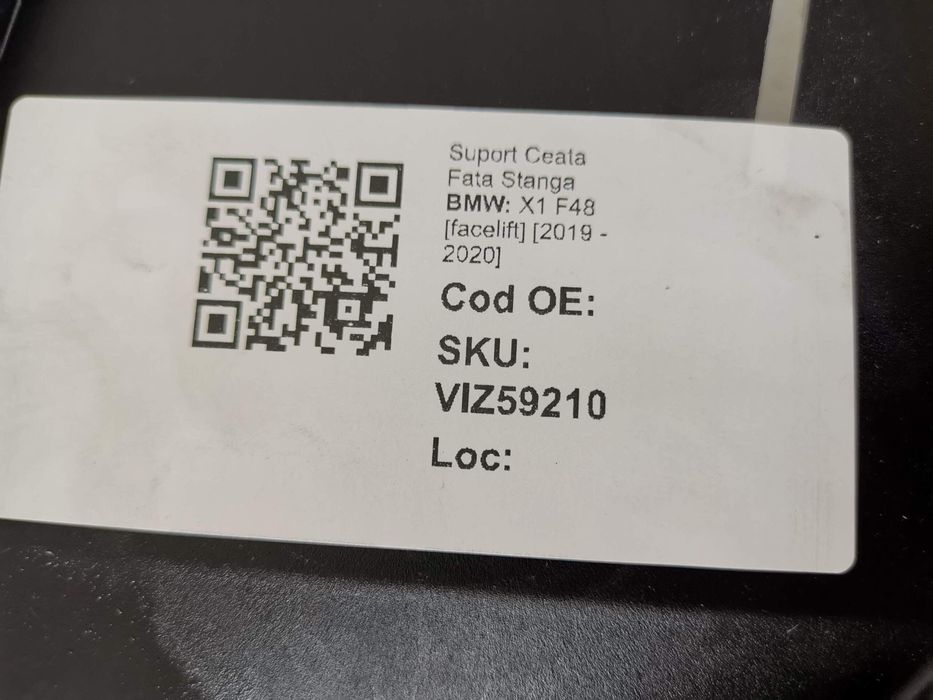 БМВ Х1 / BMW X1 F48 [фейслифт] Оригинален държач/носач за предна мъгле