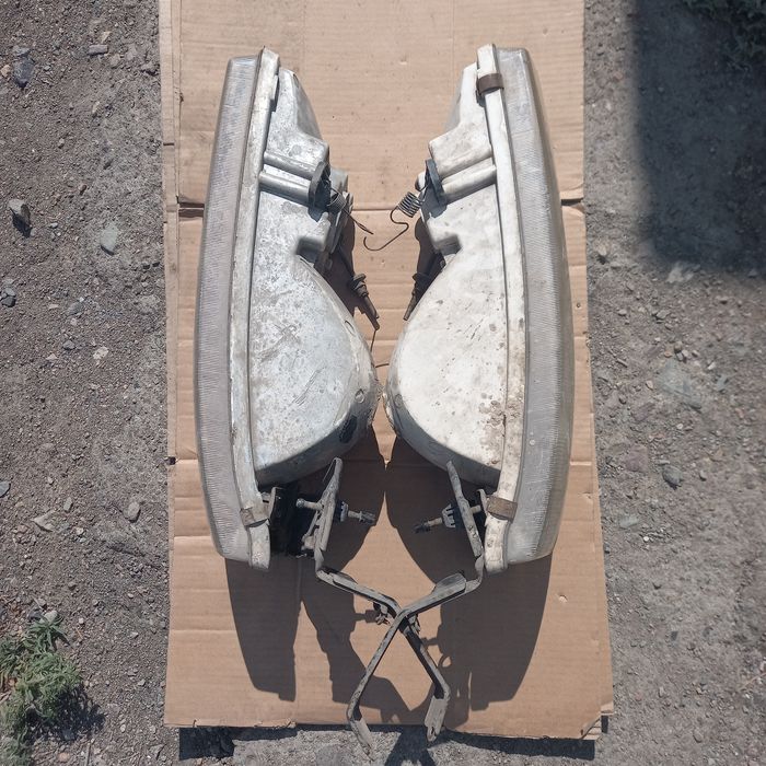 Фары на таета превия