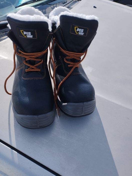 Ассаламалейкум зимни спец ботинка розмер 43 новый адрес мкр бирлик