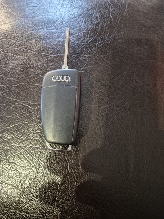 Ключ за - Ауди А4 Б7