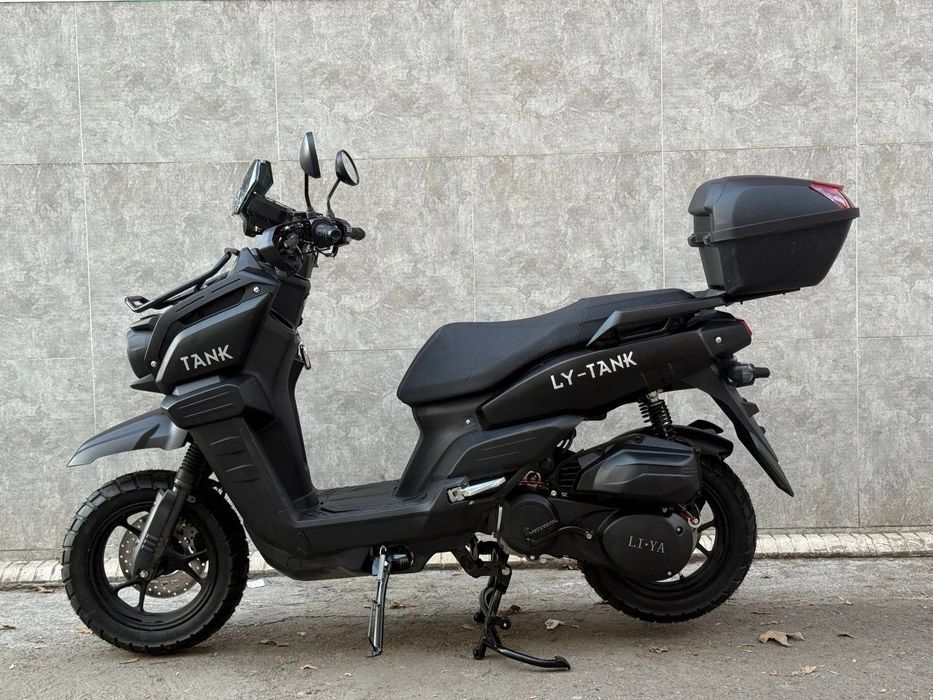 Продаеца мото скутер