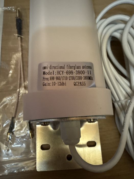 Antenă omnidirecțională 3G/4G LTE high gain 10-12dBi,SMA male 698-2700-3800MHz,pentru exterior, montare pe stâlp/perete, router 4G LTE,modem