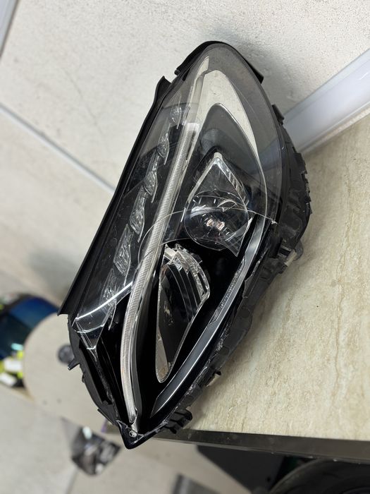 Фар за Мерцедес Ц класа W205 Ляв оборудван/ Mercedes C