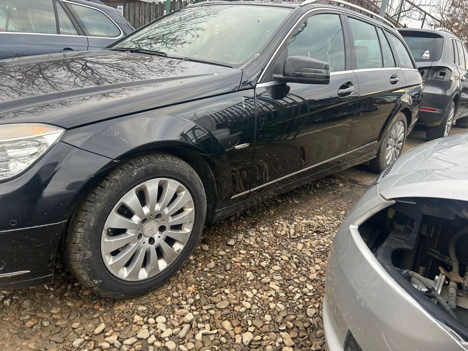 Aripă dreapta față Mercedes W204