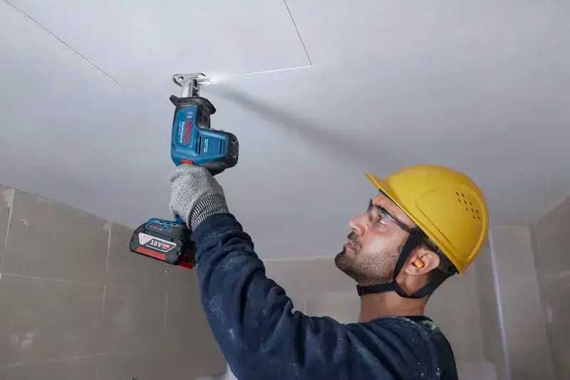 ПРОМОЦИЯ!Акумулаторен саблен трион Bosch 18V GSA 18V-24 Solo