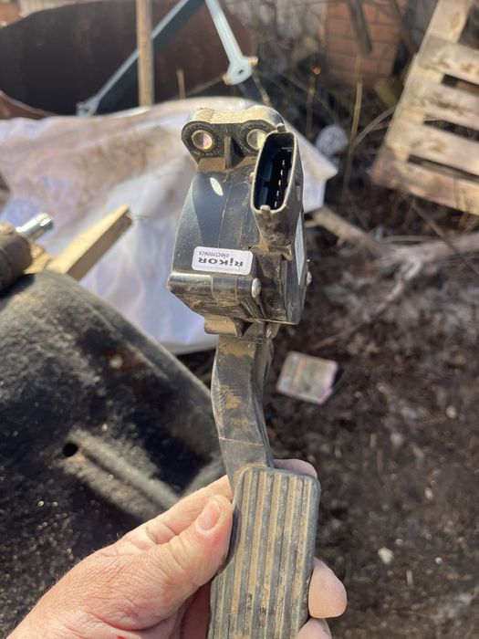 Запчасти на приору 2013года док